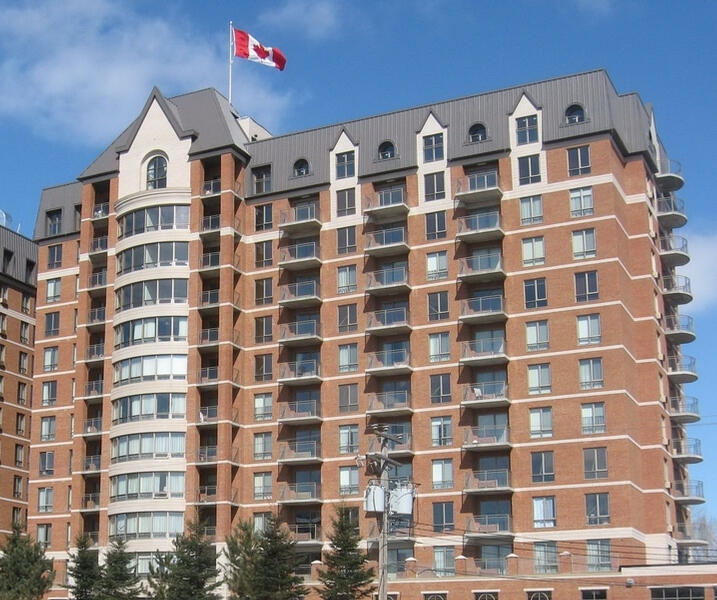 LUX Gouverneur Montréal Complexe résidentiel multi-service haut de gamme 16 étages - 450 000 pi2