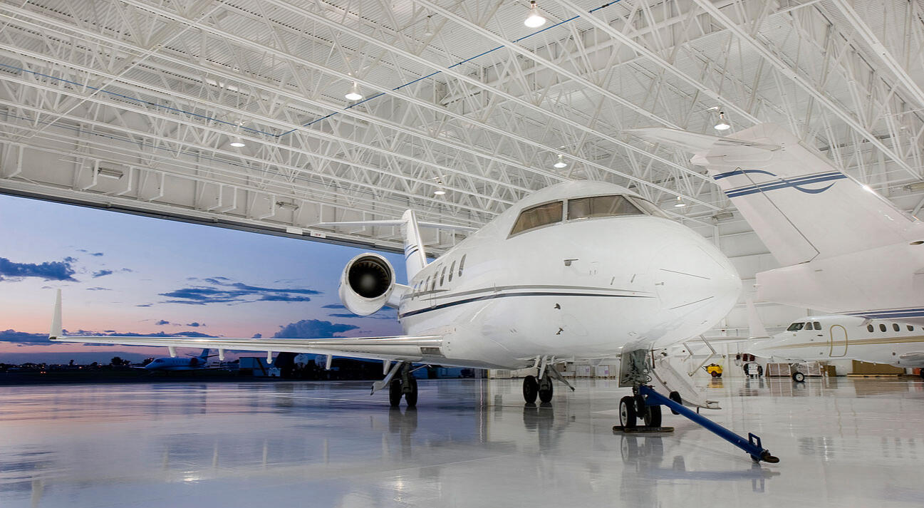 Aero Toy Store \Nouveau hangar d&#39;avion - 45 pieds hauteur