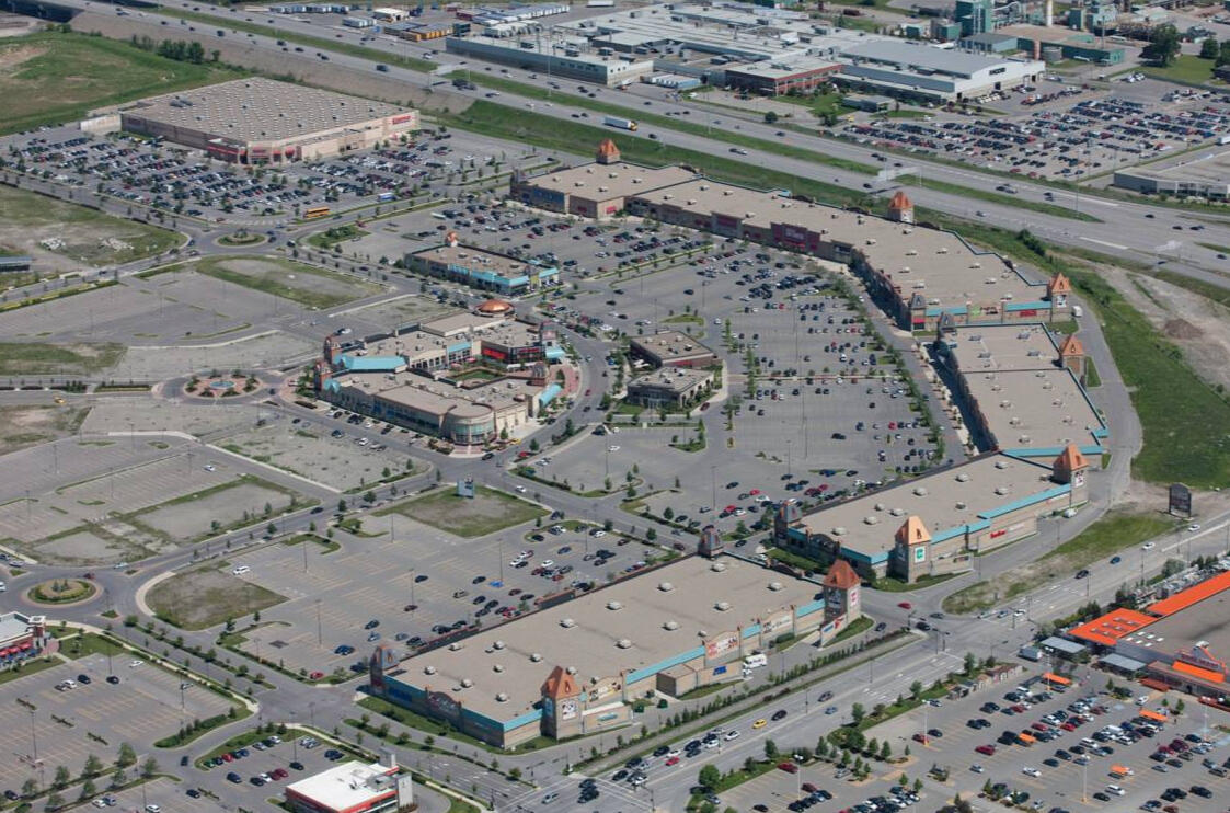 Faubourg Boisbriand Multiples bâtiments en structure d&#39;acier